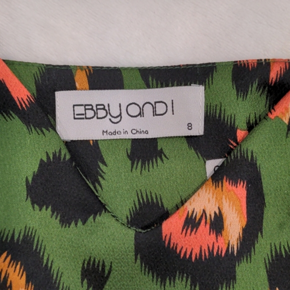 Leopard v neck dressy tank top - Picture 2 of 3